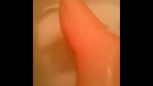 Amanda Pippin Washing and Shaving her Sexy Legs